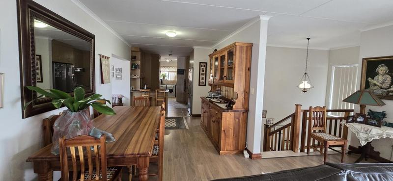 3 Bedroom Property for Sale in Fraaiuitsig Western Cape